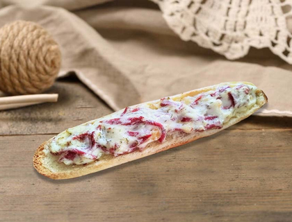 Горбушка с сервелатом и кукурузой